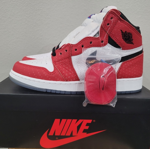"Spider-Man" Air Jordan Retro 1 OG High  Origin red sneakers - Picture 2 of 5